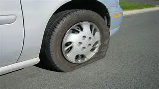emergency-tyre-puncture-repair-south-delhi.jpg Emergency tyre puncture repair service in South Delhi - call Flatsfixer 24/7